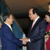 Thủ tướng Yoshihide Suga chính thức đến thăm Việt Nam